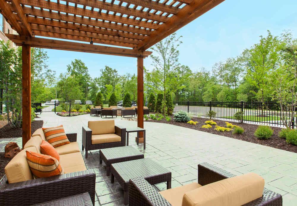 Отель Courtyard By Marriott Pittsburgh North/Cranberry Woods Крэнберри-Тауншип Экстерьер фото