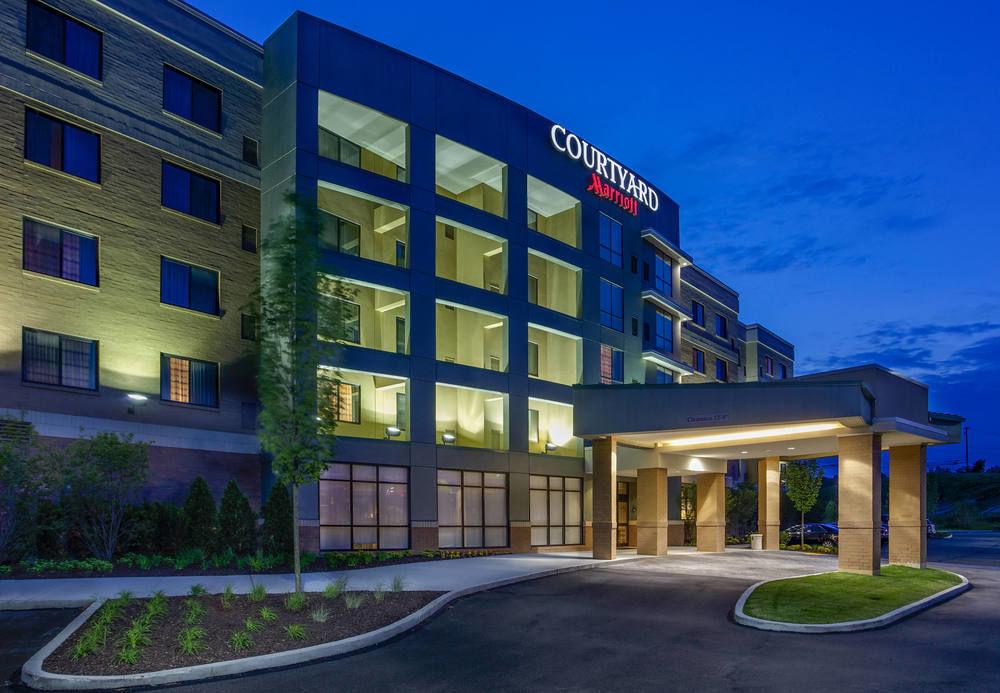 Отель Courtyard By Marriott Pittsburgh North/Cranberry Woods Крэнберри-Тауншип Экстерьер фото