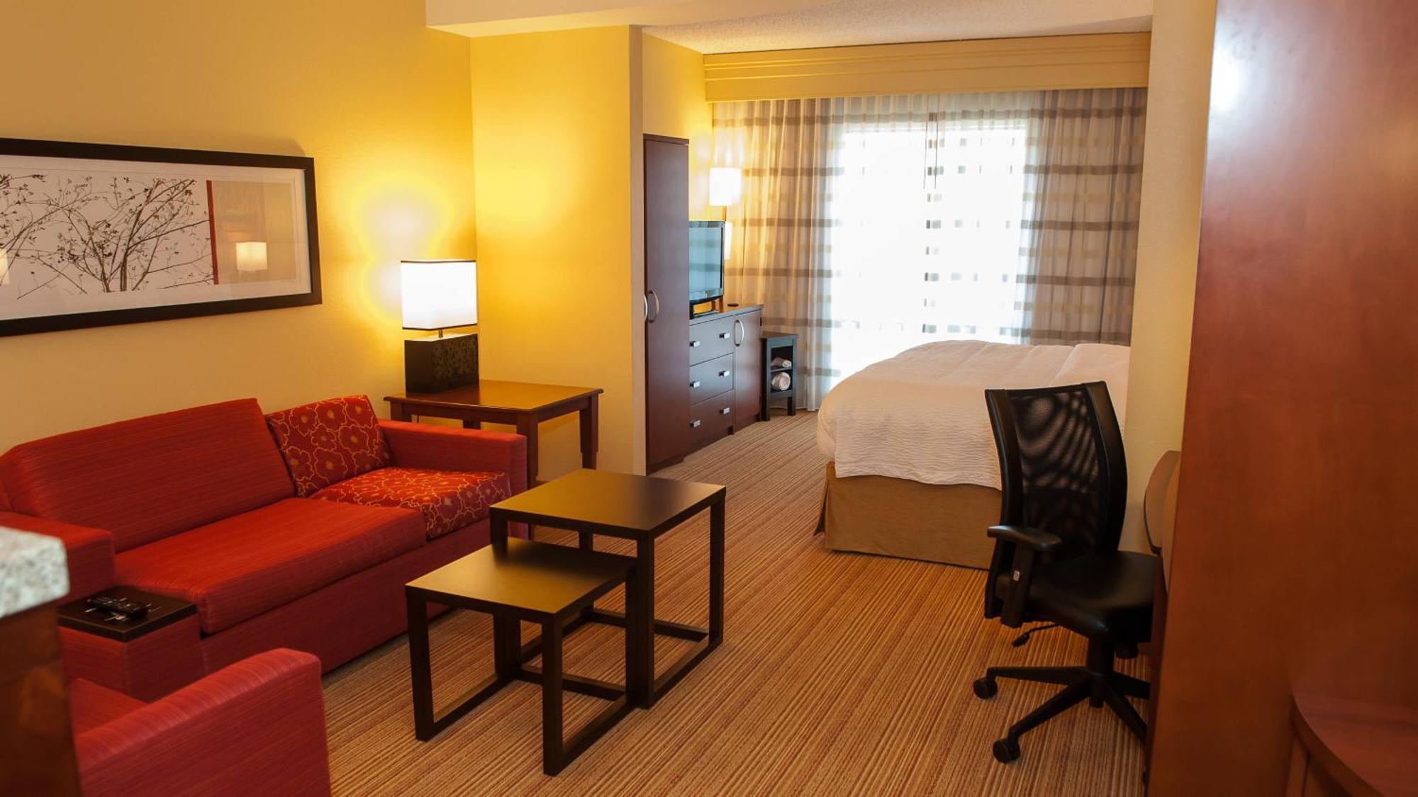 Отель Courtyard By Marriott Pittsburgh North/Cranberry Woods Крэнберри-Тауншип Экстерьер фото
