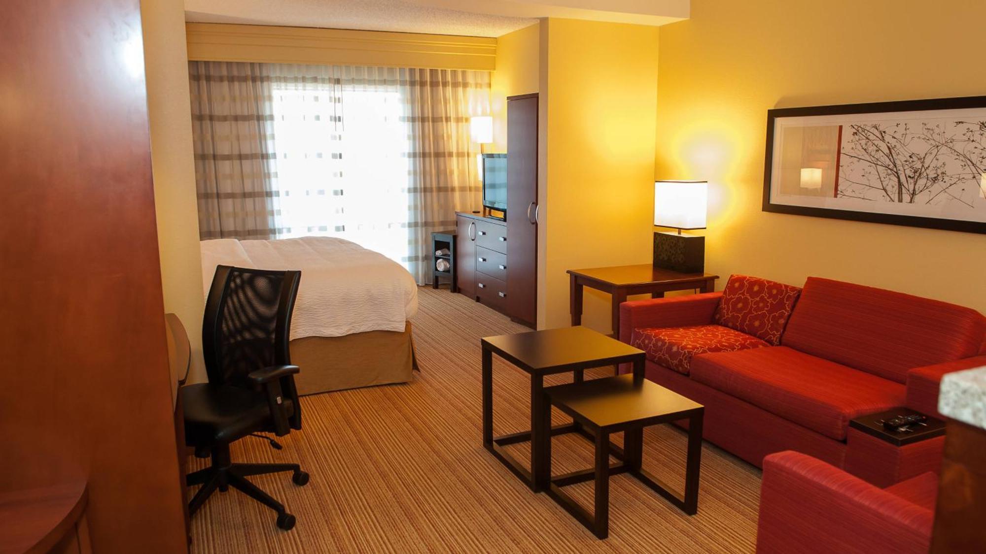 Отель Courtyard By Marriott Pittsburgh North/Cranberry Woods Крэнберри-Тауншип Экстерьер фото