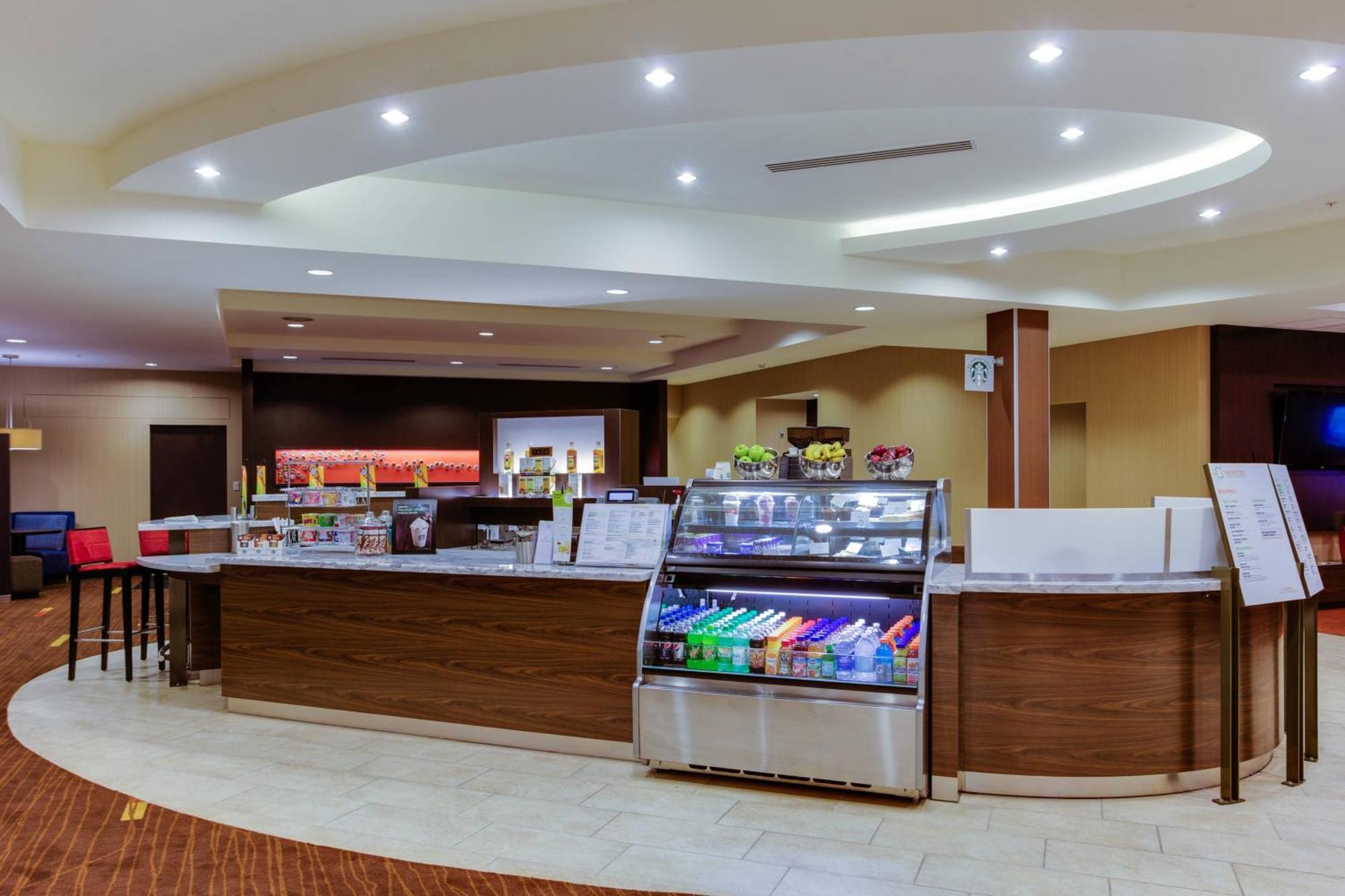 Отель Courtyard By Marriott Pittsburgh North/Cranberry Woods Крэнберри-Тауншип Экстерьер фото